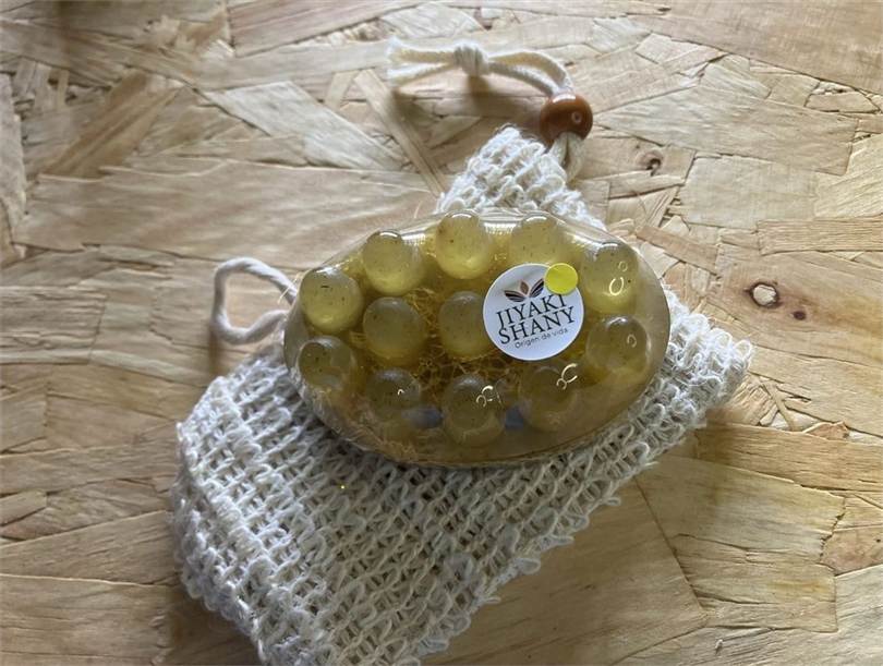 Jabones con miel y plantas 1
